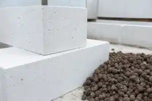 Blocs de béton cellulaire et granulats légers d'argile expansée utilisés pour le béton allégé