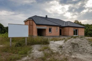Ccmi constructeur liquidation — Maison individuelle inachevée illustrant la liquidation d'un constructeur et la garantie de livraison en CCMI