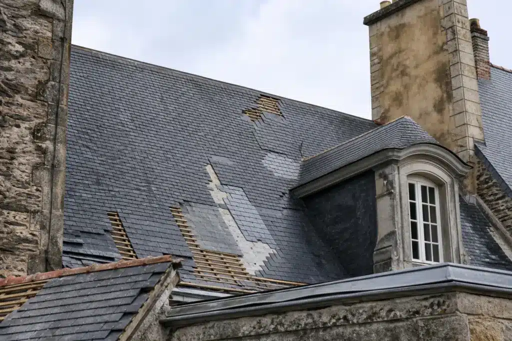 couverture ardoise batiment patrimonial toiture traditionnelle
