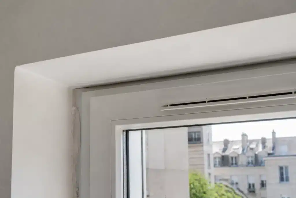 fenetre neuve avec entree d air et ventilation du logement