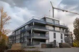 Residence neuve en fin de chantier, livraison VEFA retardee
