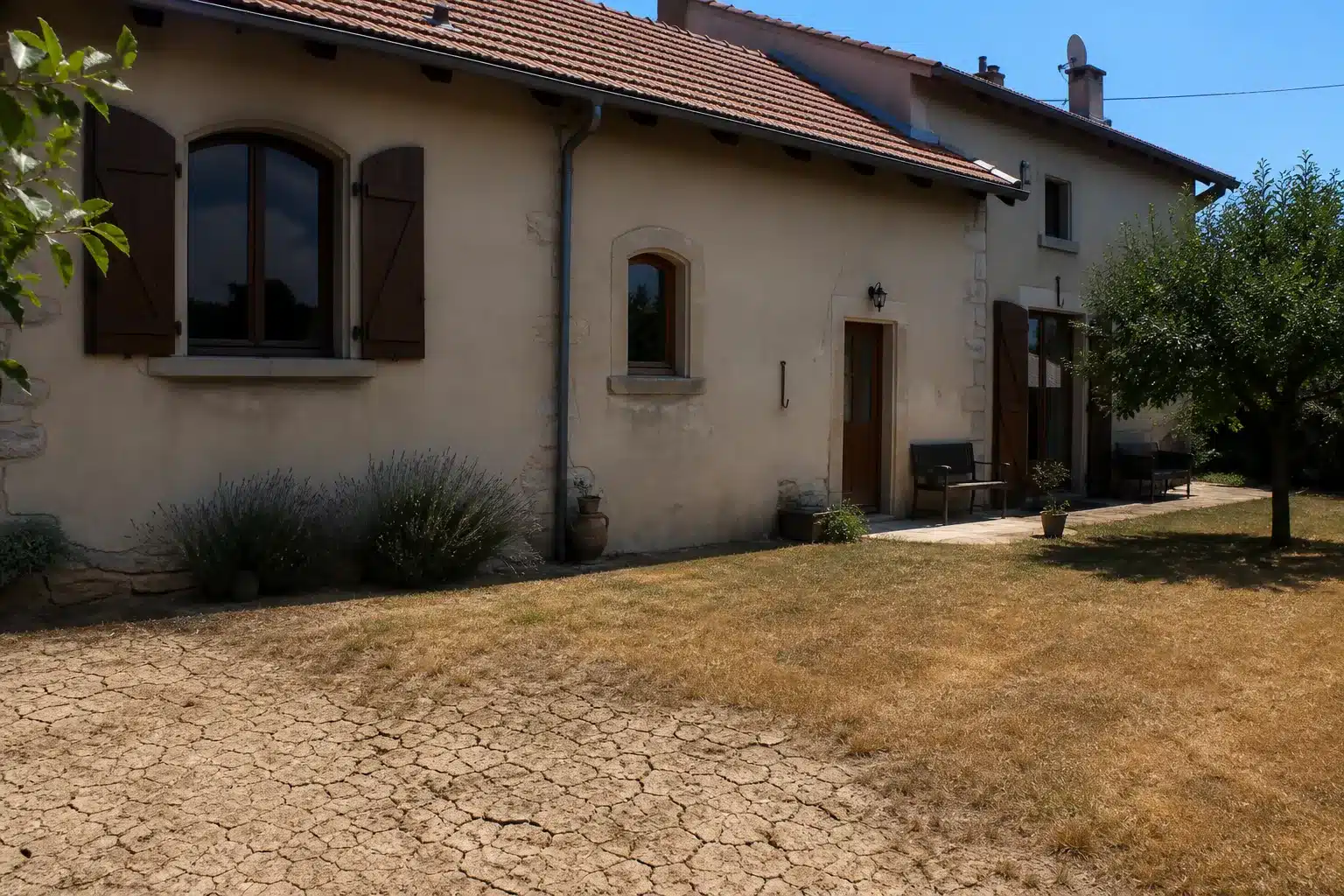 Maison dans la Meuse sur sol argileux exposé, été sec