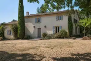 Maison dans le Var sur sol argileux exposé, été sec