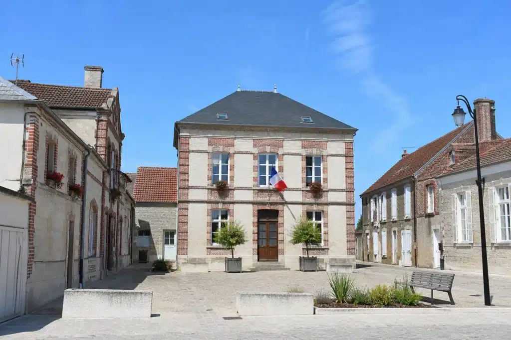 Mairie de village, point de départ de la demande de reconnaissance CatNat