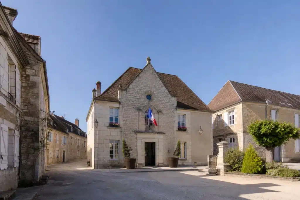 Mairie de village, point de départ de la demande de reconnaissance CatNat